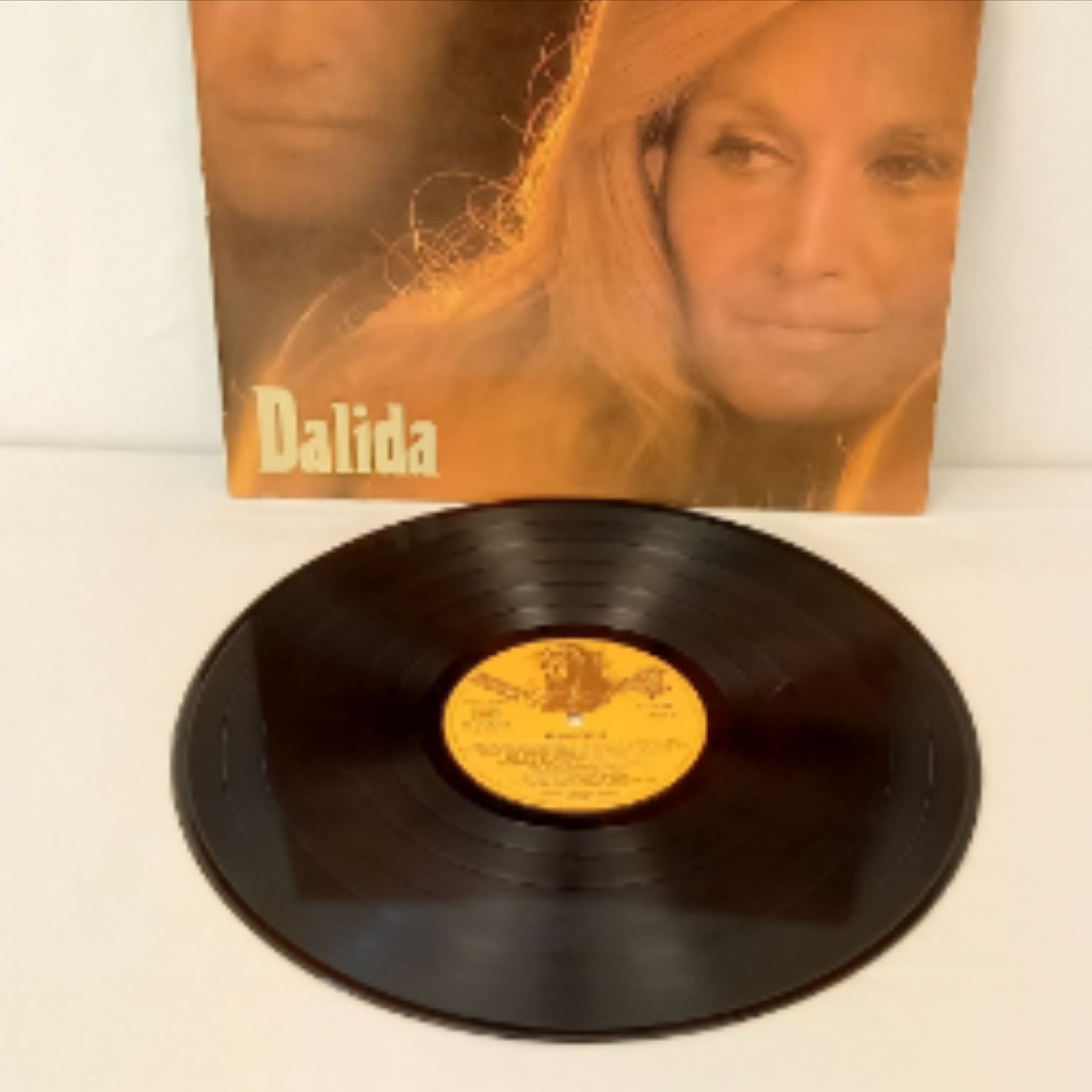 Disque 33 Tours de Dalida Julien. Sonopresse International Shows . Réf:IS 39706. Prod. orlendo. Bon état - Vue 3 - 